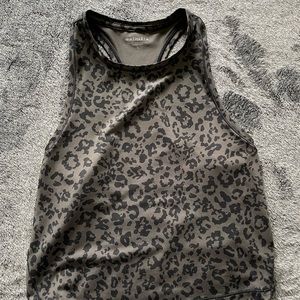 Athleta leopard print shanti crop top